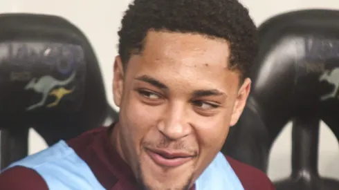 Vitor Roque chega ao Barcelona. Foto: Gabriel Machado/AGIF