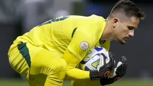 Tadeu goalkeeper of Goias (Photo by Miguel Schincariol/Getty Images)