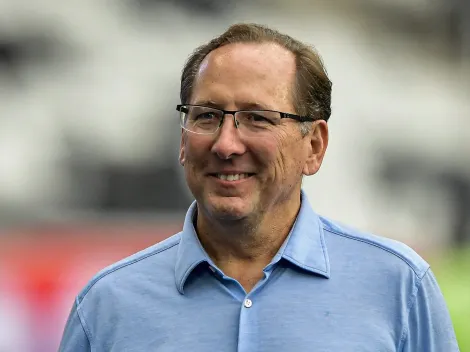 Textor faz a limpa e acerta a venda de mais um jogador