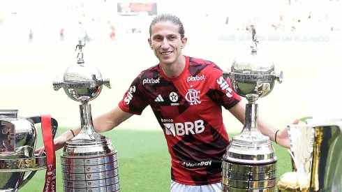 Filipe Luís se despede dos gramados. Foto: Alexandre Loureiro/AGIF