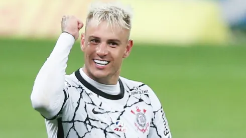 Opinião: Corinthians está muito perto de contratar o substituto de Róger Guedes. (Photo by Alexandre Schneider/Getty Images)