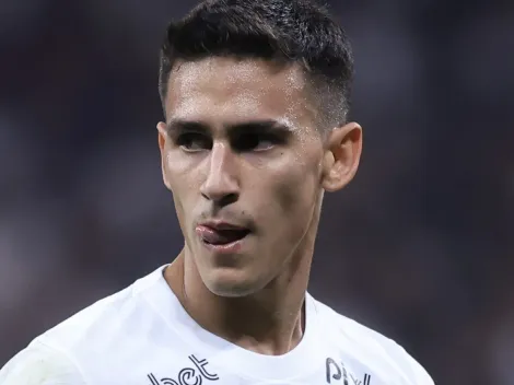 Augusto Melo toma decisão com Rojas e define situação do jogador no Corinthians