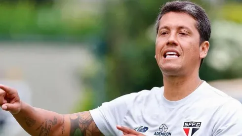 thiago carpini, técnico do são paulo. foto: rubens chiri/saopaulofc