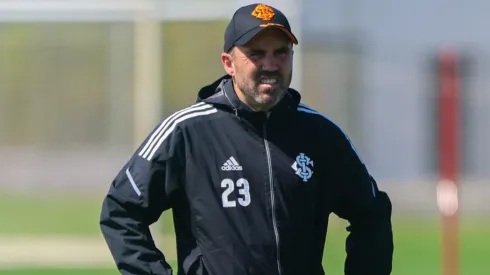 Eduardo Coudet: técnico tem problema na defesa do Inter (Foto Ricardo Duarte/Internacional/Divulgação)