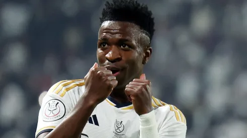 Vinícius Junior está MUITO perto de superar Ronaldo Fenômeno no Real Madrid. (Photo by Yasser Bakhsh/Getty Images)