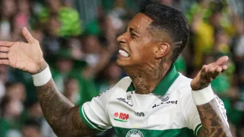 Coritiba procura grande nome do Flamengo para jogar com Alef Manga em 2024. Foto: Robson Mafra/AGIF