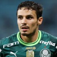 Raphael Veiga abre negociações com 'novo rico' do futebol e pode deixar o Palmeiras