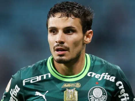 Raphael Veiga abre negociações com novo clube e pode deixar o Palmeiras