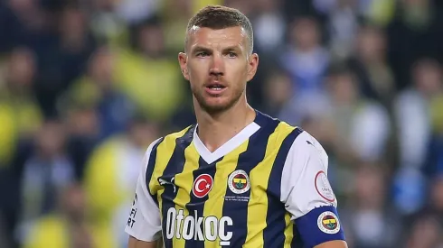 Dzeko seria o nome dos sonhos para substituir Luis Suárez no Grêmio (Photo by Ahmad Mora/Getty Images)