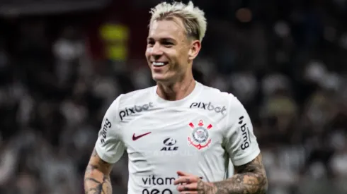 Róger Guedes confirma procura de rivais do Corinthians e indica seu destino. Foto: Fernando Moreno/AGIF