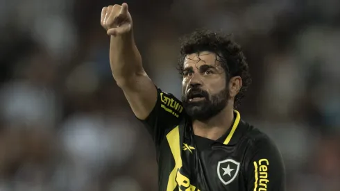 Diego Costa pode 'romper' com o Fortaleza e assinar com clube inusitado. Foto: Jorge Rodrigues/AGIF