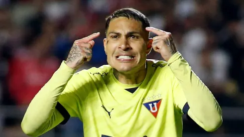 Paolo Guerrero negocia com novo clube e torcida do Corinthians se enfurece na web. (Photo by Miguel Schincariol/Getty Images)