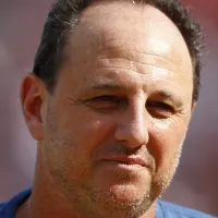 Bahia de Rogério Ceni recebe sinal positivo para anunciar atacante multicampeão pelo Flamengo