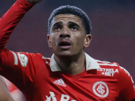 Taison,ex-Internacional, é aprovado para atuar em campeão do Brasileirão