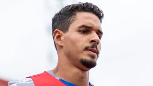 Corinthians pode anunciar grande zagueiro para a vaga de Veríssimo. Foto: Rebeca Reis/AGIF