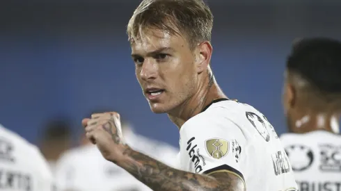 Bahia de Ceni quer dar chapéu no Flamengo e anunciar atacante nível Róger Guedes. (Photo by Ernesto Ryan/Getty Images)