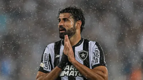 Diego Costa é oferecido ao Palmeiras. Foto: Thiago Ribeiro/AGIF