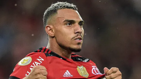 Matheuzinho decide deixar o Flamengo e define de uma vez por todas onde vai jogar. Foto: Thiago Ribeiro/AGIF