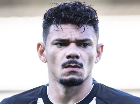 Tiquinho Soares é procurado para trocar o Botafogo por rival do Brasileirão