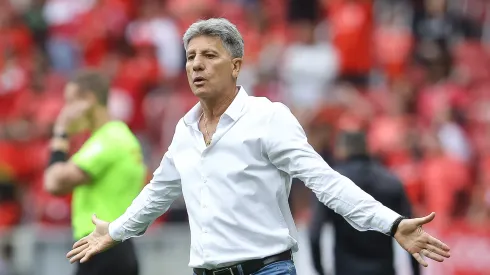 Renato, do Grêmio, foi alvo de "corneta" de presidente colorado (Foto: Pedro H. Tesch/Getty Images)
