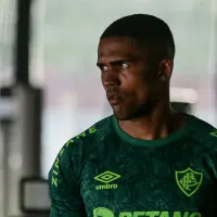 Douglas Costa minimiza fracasso no Grêmio e salário no Fluminense surpreende ao vazar na web