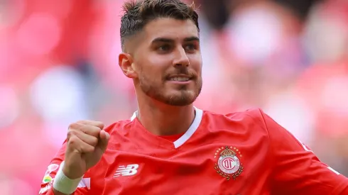 TOLUCA, MEXICO - SEPTEMBER 03: Pedro Raul of Toluca celebrates after scoring the team's fifth goal during the 7th round match between Toluca and Pachuca as part of the Torneo Apertura 2023 Liga MX at Nemesio Diez Stadium on September 03, 2023 in Toluca, Mexico. (Photo by Hector Vivas/Getty Images)