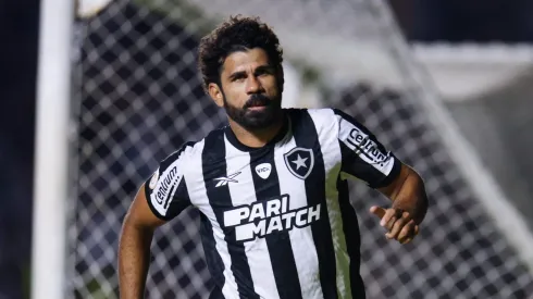 Diego Costa topa jogar em rival do Palmeiras e encaminha acordo com novo clube. (Photo by Lucas Figueiredo/Getty Images)
