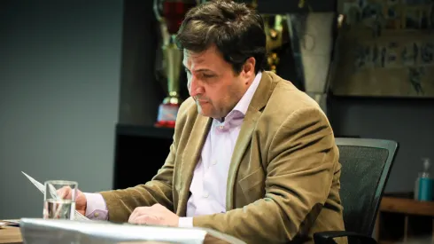 Presidente Alberto Guerra: Grêmio assinou longo contrato com atacante (Foto: Renan Jardim / Grêmio FBPA / Divulgação)