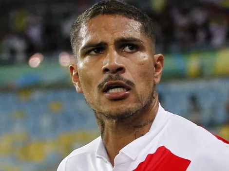 Ídolo do Corinthians, Guerrero surpreende e assina com time inesperado