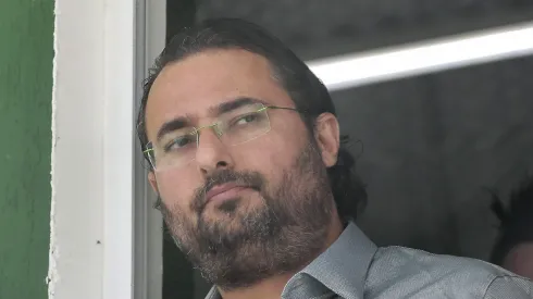 Alexandre Mattos fica contra a parede nos bastidores. Foto: Ale Cabral/AGIF