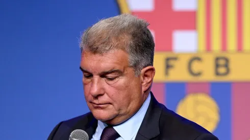 Joan Laporta toma decisão no Barcelona. Foto: David Ramos/Getty Images