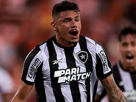 Tiquinho Soares toma decisão e define futuro com a camisa do Botafogo