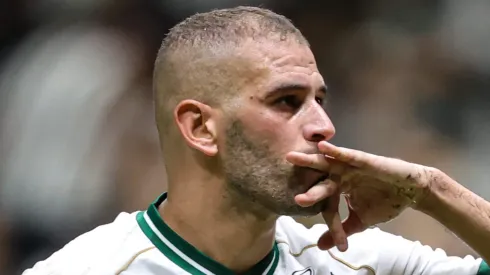 Coritiba pode fechar com ex-Seleção Brasileira para a vaga de Slimani. Foto: Gilson Lobo/AGIF