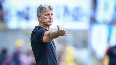 Reserva com Renato, jogador pode deixar o Grêmio (Foto: Lucas Uebel/Grêmio/Divulgação)