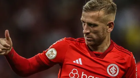Pedro Henrique, do Internacional, chega a acordo com gigante do futebol brasileiro. Foto: Giancarlo Santorum/AGIF