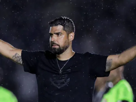 António Oliveira surpreende a todos do Corinthians com atitude no CT Joaquim Grava