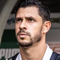 Pode não jogar mais com Giuliano e companhia: Santos pode negociar meia