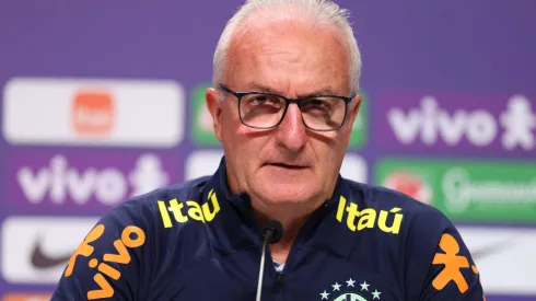 Dorival Jr. observa 4 novos jogadores para convocar para a Seleção Brasileira. (Photo by Lucas Figueiredo/Getty Images)