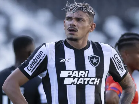 Agora: Tiquinho Soares entra na mira de gigante paulista e pode deixar o Botafogo