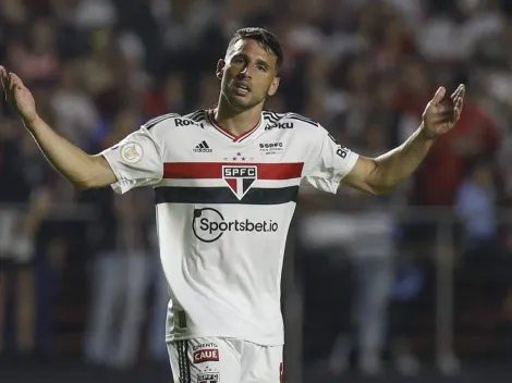 Calleri não perdoa e manda forte recado para elenco do São Paulo após empate