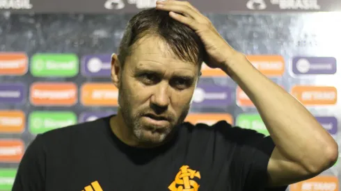 AL - ARAPIRACA - 28/02/2024 - COPA DO BRASIL 2024, ASA X INTERNACIONAL - Eduardo Coudet tecnico do Internacional (RS), durante a partida contra o Asa (AL) no estadio Coaracy da Mata Fonseca em Arapiraca (AL) pela copa do Brasil 2024, nesta quarta-feira (28). Foto: Marlon Costa/AGIF