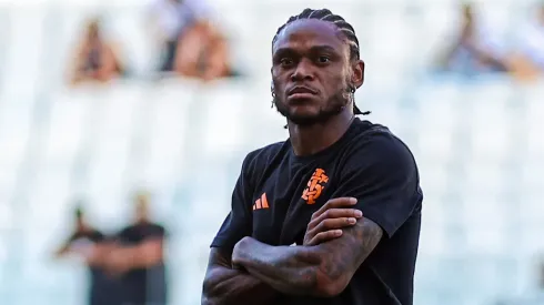 Luiz Adriano encaminha acerto com rival do Internacional no futebol brasileiro. Foto: Fabio Giannelli/AGIF