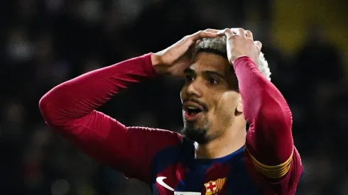 Barcelona responde a proposta do Bayern de Munique por Ronald Araújo. Foto: David Ramos/Getty Images