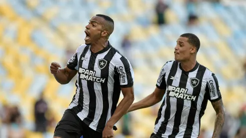 Botafogo começa a decidir vaga na fase de grupos em casa (Foto: Thiago Ribeiro/AGIF)