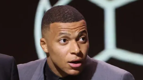 Mbappé causa em chegada do PSG na Espanha. Foto: Pascal Le Segretain/Getty Images