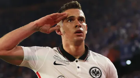 Internacional não para em Borré e acerta com lateral-esquerdo da Europa (Photo by Maja Hitij/Getty Images)