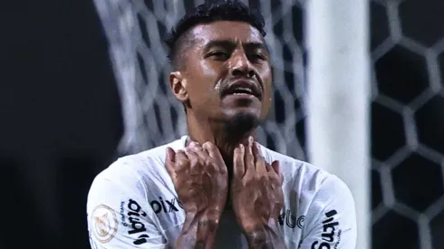 SP - SAO PAULO - 29/04/2023 - BRASILEIRO A 2023, PALMEIRAS X CORINTHIANS - Paulinho jogador do Corinthians lamenta chance perdida durante partida contra o Palmeiras no estadio Arena Allianz Parque pelo campeonato BRASILEIRO A 2023. Foto: Ettore Chiereguini/AGIF