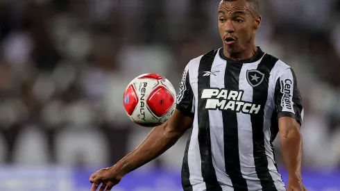 RIO DE JANEIRO, BRAZIL – JANUARY 30: Marlon Freitas of Botafogo controls the ball during a Campeonato Carioca 2024 match between Botafogo and Portuguesa at Estadio Olímpico Nilton Santos on January 30, 2024 in Rio de Janeiro, Brazil. (Photo by Buda Mendes/Getty Images)