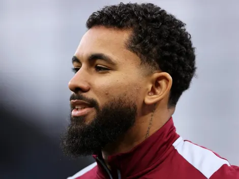 Douglas Luiz 'aparece' no Vasco e pega torcida de surpresa na web