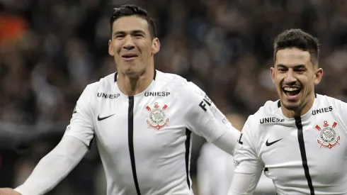 Grêmio faz proposta e pode fechar acordo com ex-zagueiro do Corinthians. Foto: Daniel Vorley/AGIF.